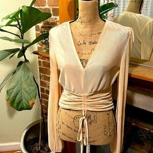 Sexy 70’s blouse w/lantern sleeves